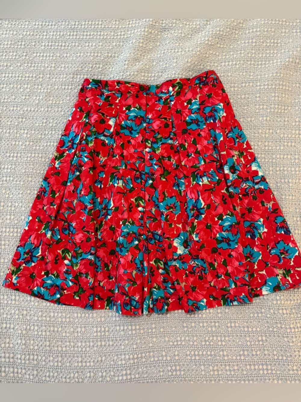Vintage Talbots Red Floral Pleated Skirt with Blue & Green Accents sz 2 Petite